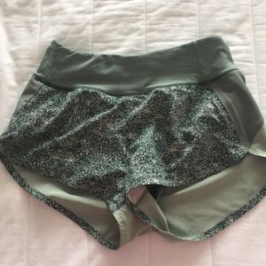 outdoor voices shorts. size XS. lightly worn